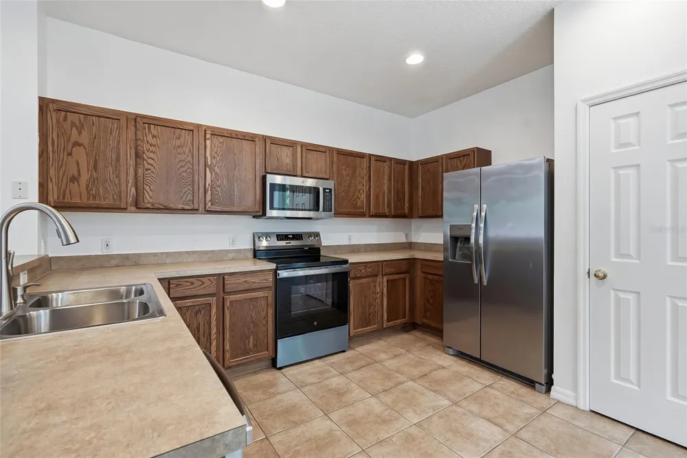 12725 SUNLAND COURT Tampa, FL 33625