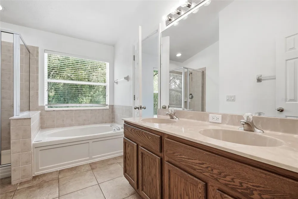12725 SUNLAND COURT Tampa, FL 33625