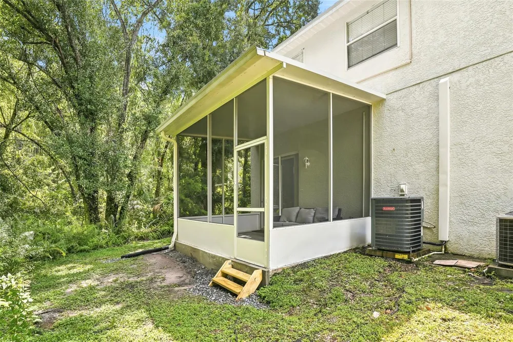 12725 SUNLAND COURT Tampa, FL 33625