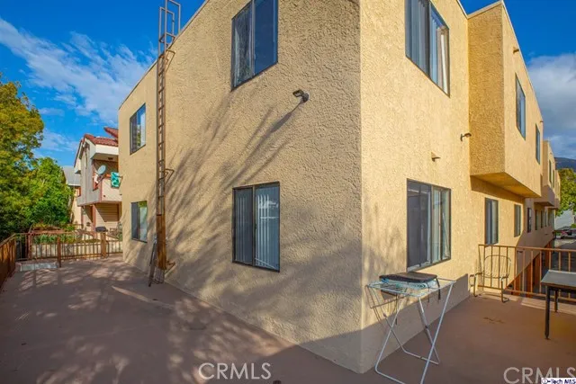 330 Cameron Place #2 Glendale, CA 91207
