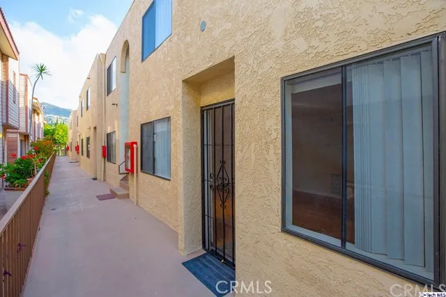 330 Cameron Place #2 Glendale, CA 91207