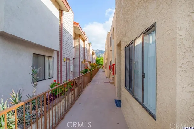 330 Cameron Place #2 Glendale, CA 91207
