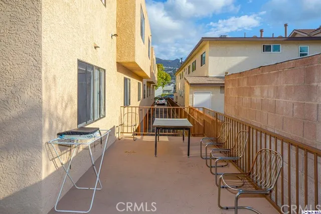 330 Cameron Place #2 Glendale, CA 91207