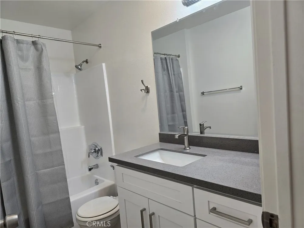 330 Cameron Place #2 Glendale, CA 91207