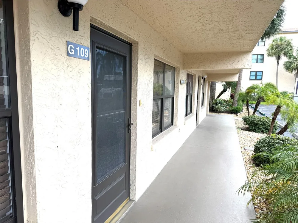 625 30TH AVENUE W #G109 Bradenton, FL 34205