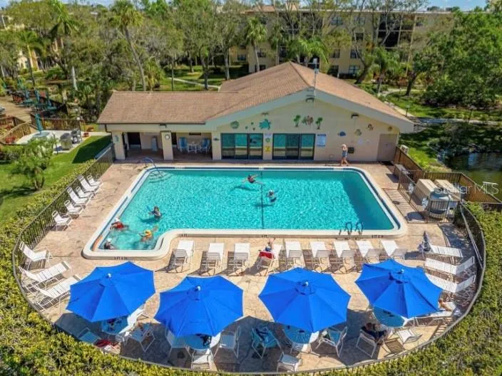 625 30TH AVENUE W #G109 Bradenton, FL 34205