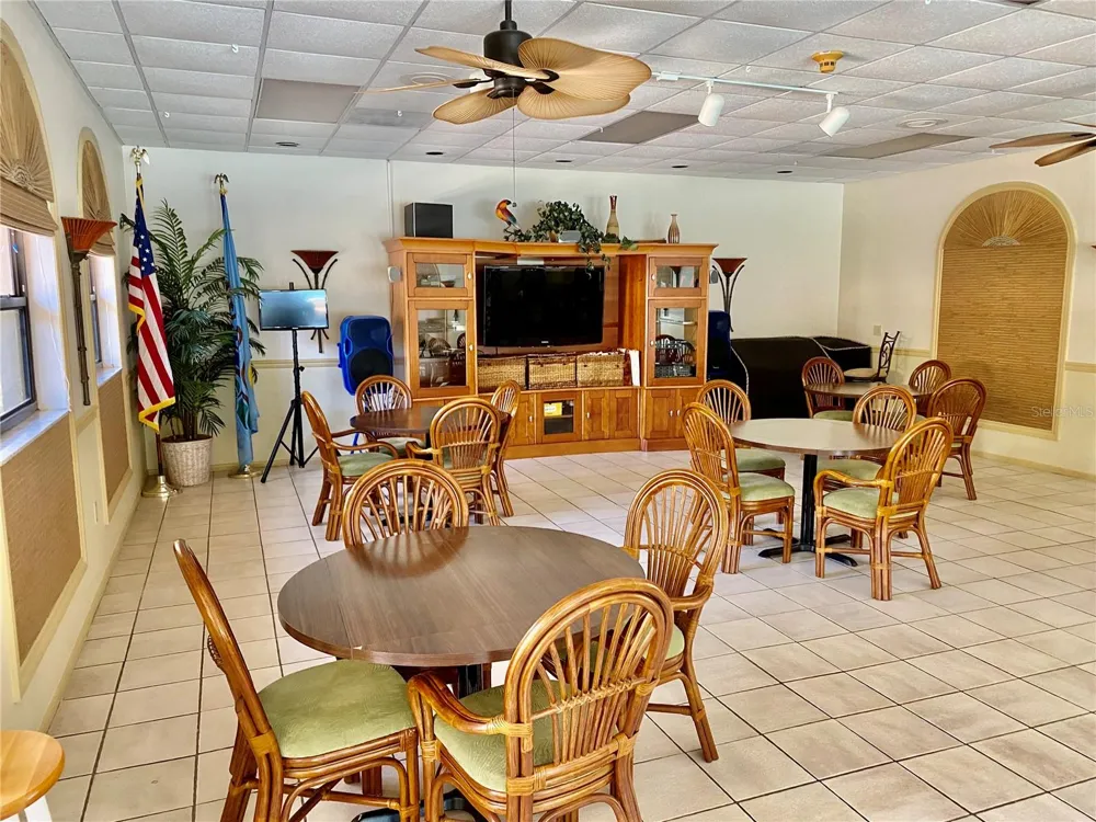625 30TH AVENUE W #G109 Bradenton, FL 34205