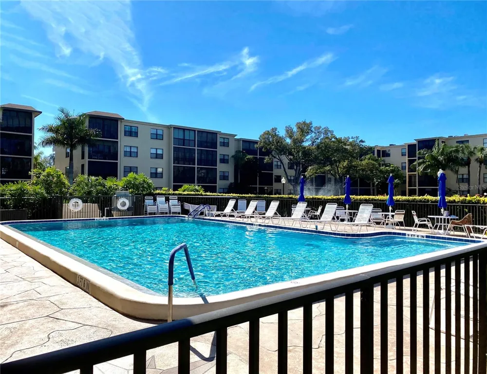 625 30TH AVENUE W #G109 Bradenton, FL 34205