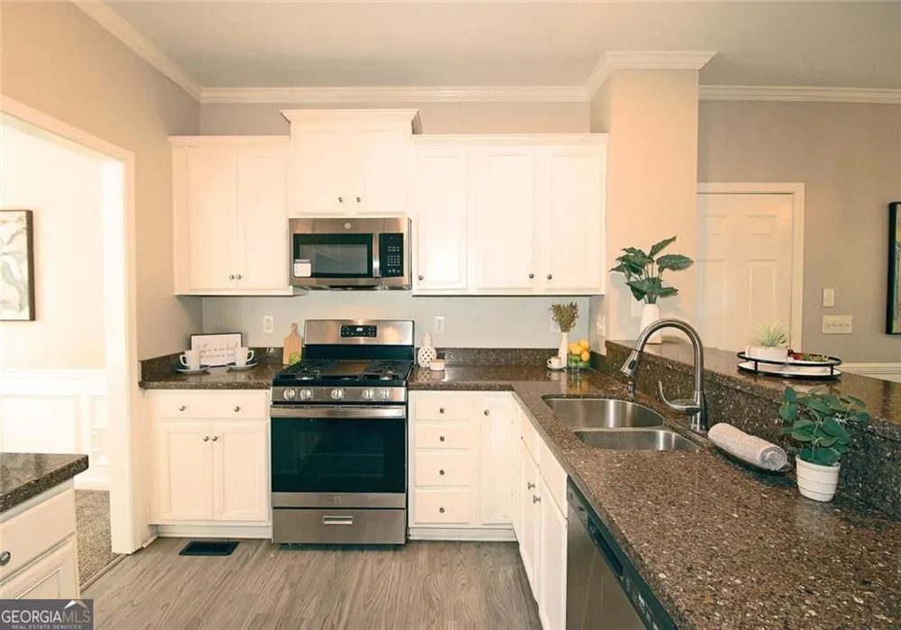 1213 Kingsbury LN Powder Springs, GA 30127