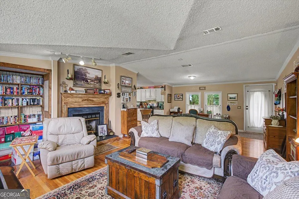 134 John Kay RD Taylorsville, GA 30178