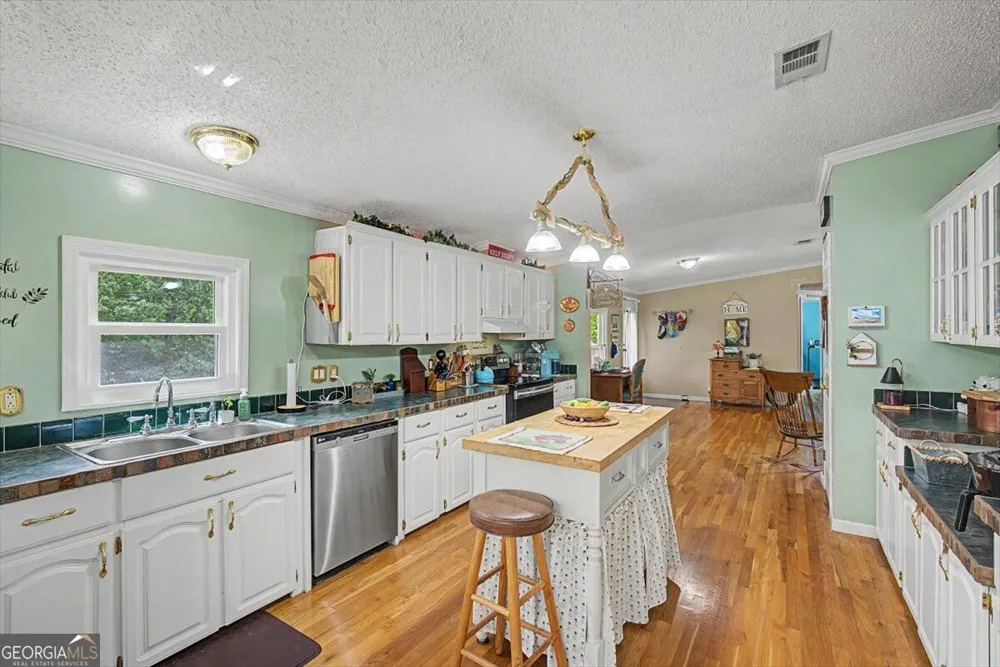 134 John Kay RD Taylorsville, GA 30178