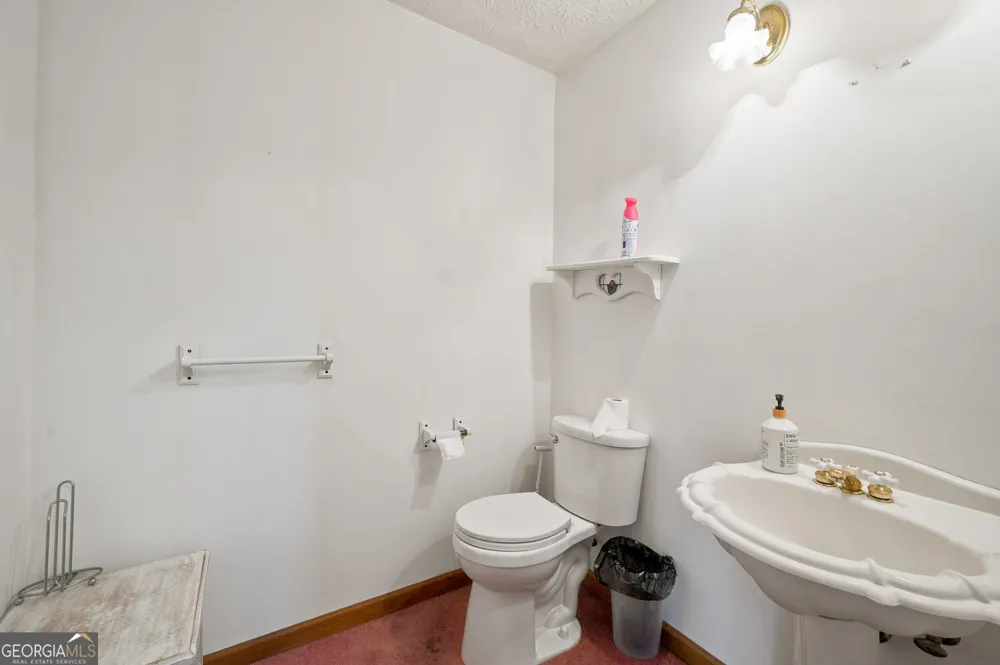 558 Auburn RD Auburn, GA 30011