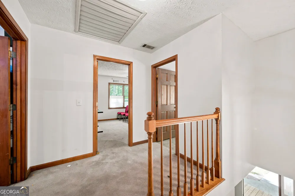 558 Auburn RD Auburn, GA 30011