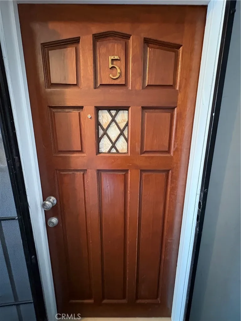 1134 S Fairfax #5 Los Angeles, CA 90019