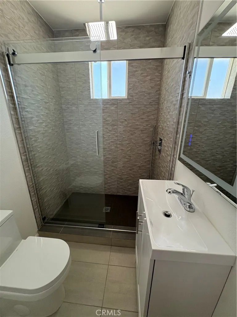 1134 S Fairfax #5 Los Angeles, CA 90019