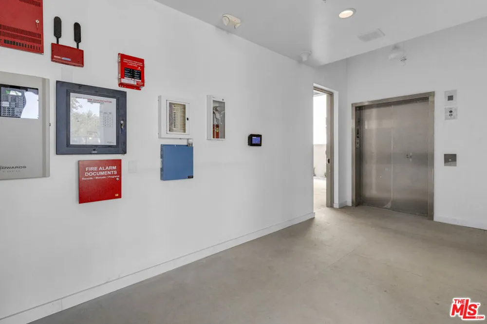 1825 New Hampshire Avenue #203 Los Angeles, CA 90027