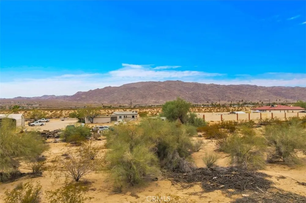 6030 Wainwright 29 Palms, CA 92277