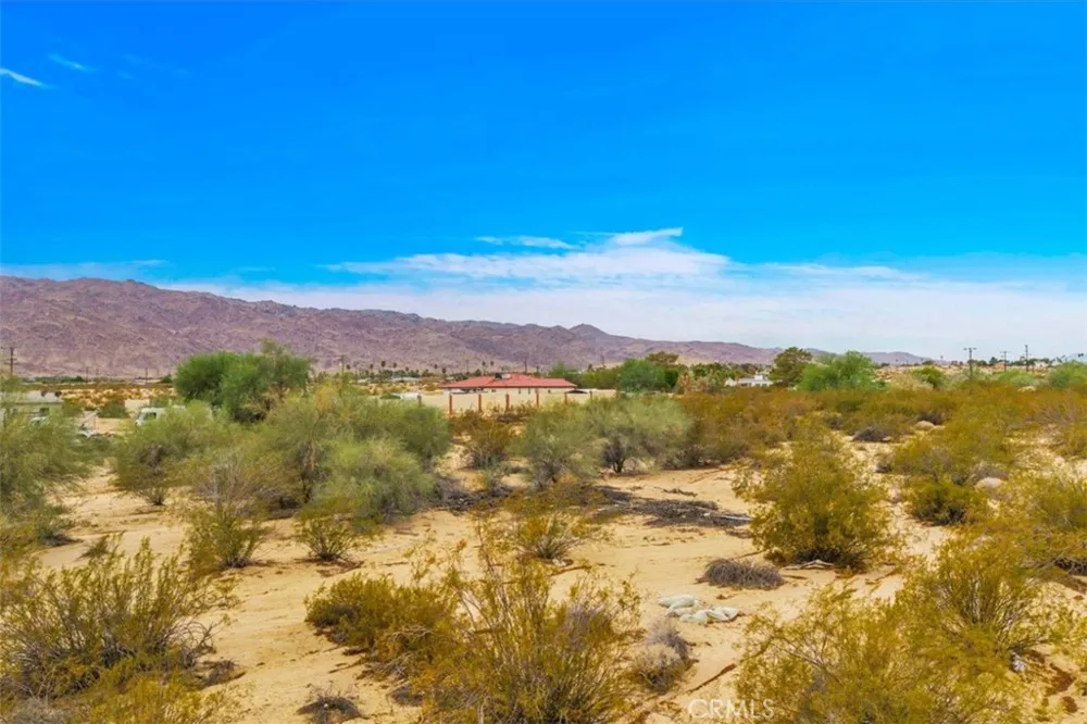 6030 Wainwright 29 Palms, CA 92277