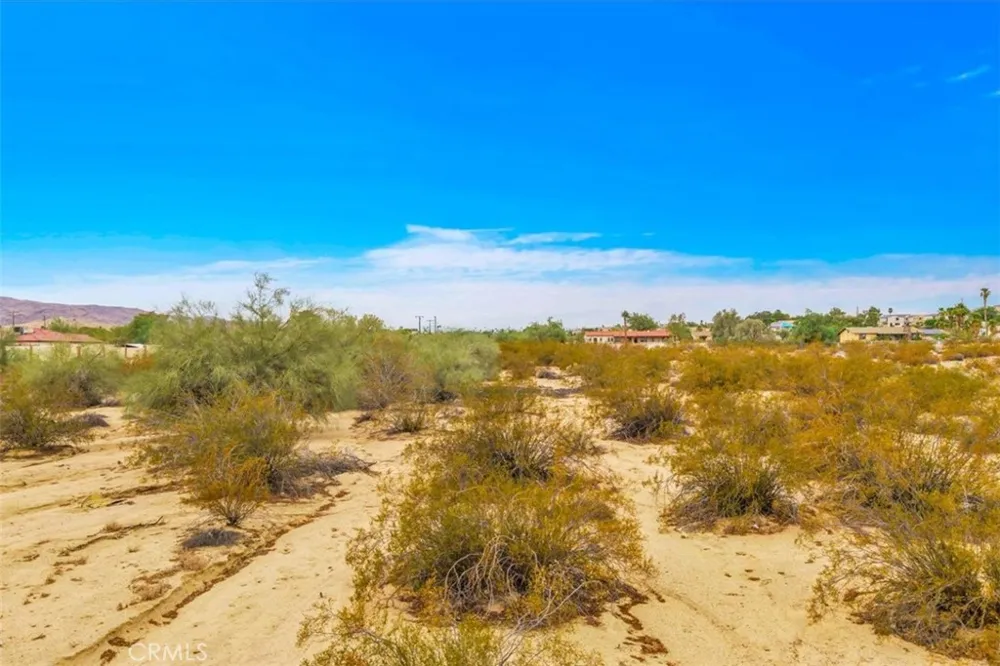6030 Wainwright 29 Palms, CA 92277