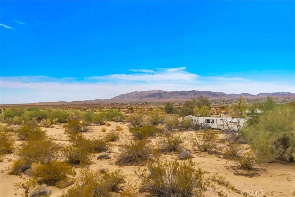 6030 Wainwright 29 Palms, CA 92277