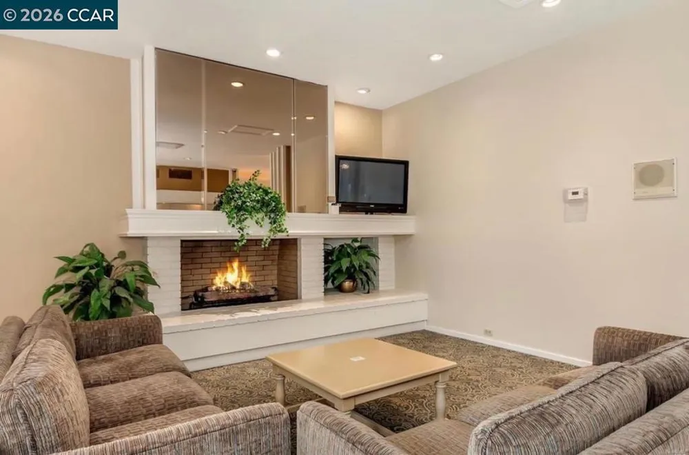 1236 Walker Ave #105 Walnut Creek, CA 94596