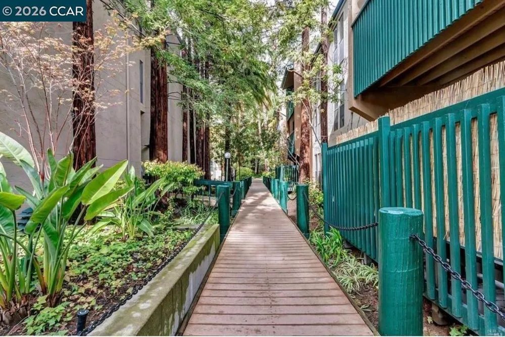 1236 Walker Ave #105 Walnut Creek, CA 94596