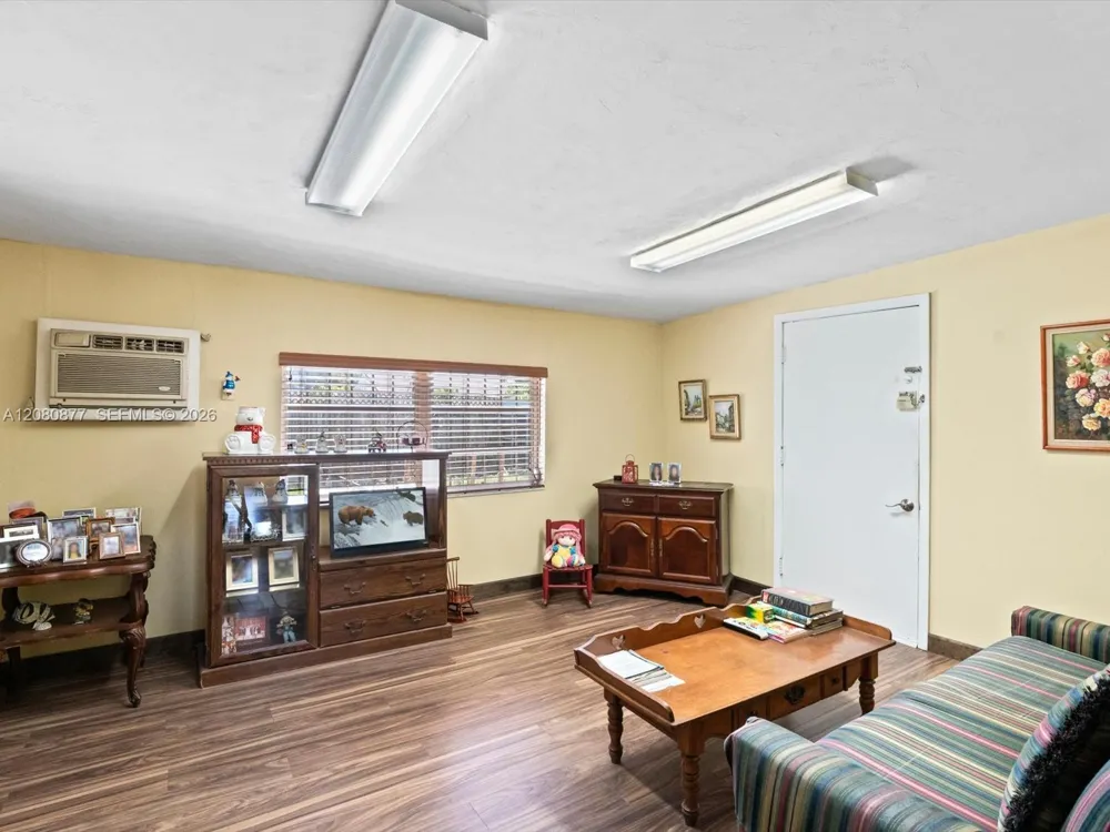 1828 SW 18th St Miami, FL 33145
