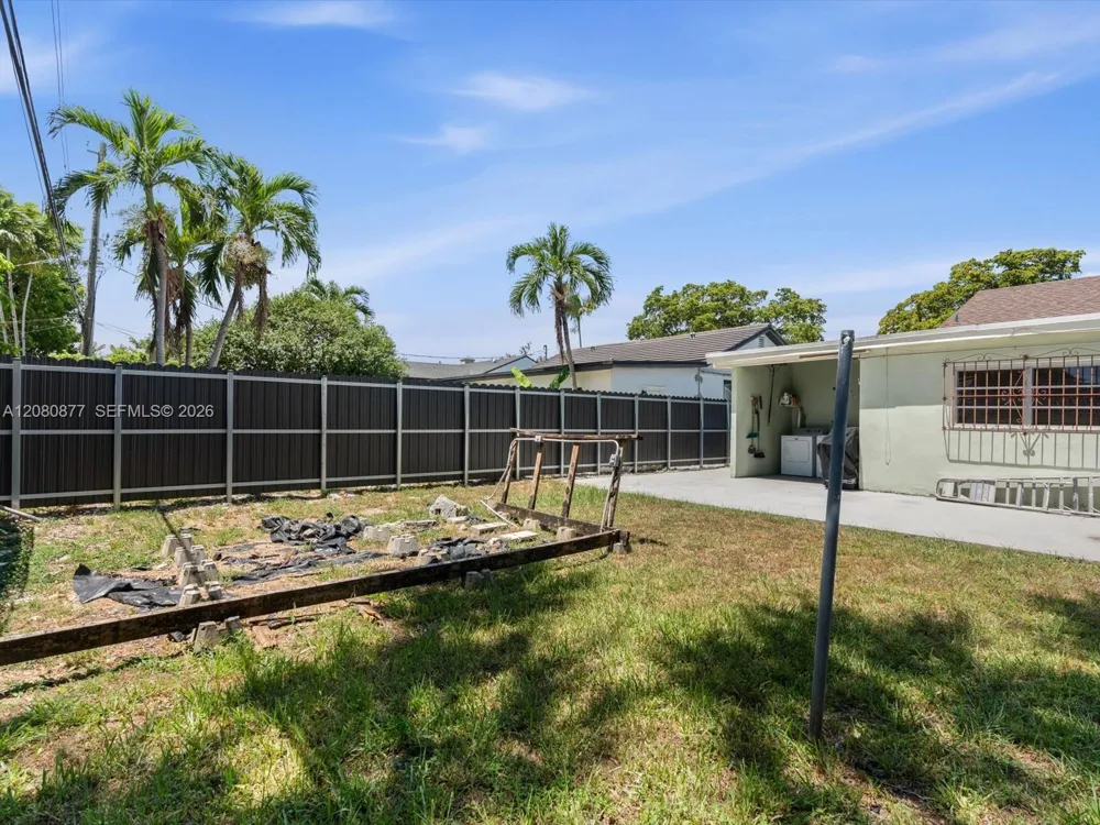 1828 SW 18th St Miami, FL 33145