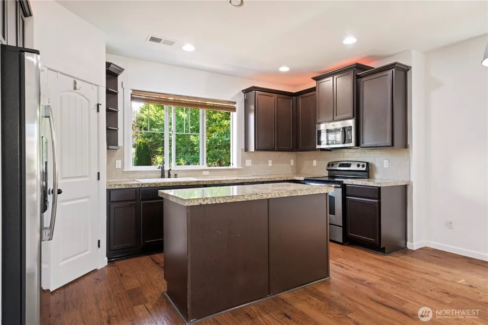 21011 SE 39TH DR Bothell, WA 98021
