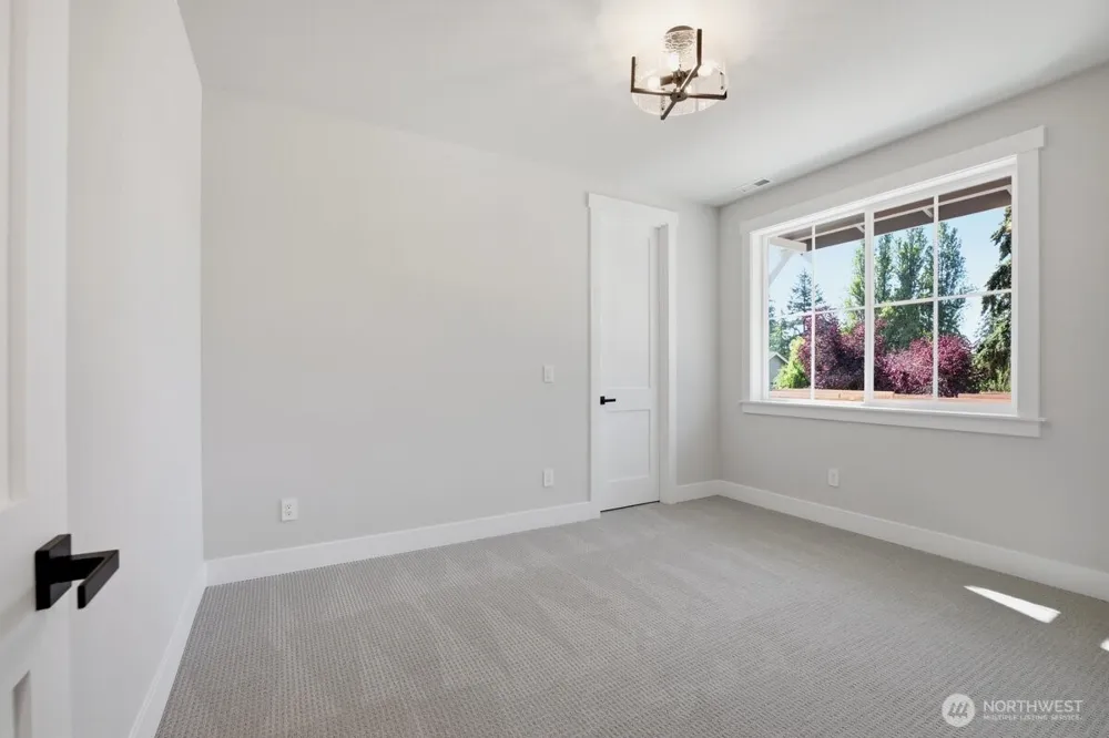 8529 230th Place SW #10 Edmonds, WA 98026