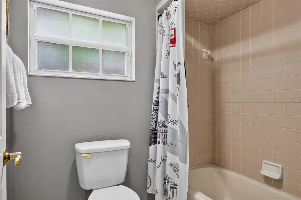 1221 E EDGEWOOD DRIVE Lakeland, FL 33803