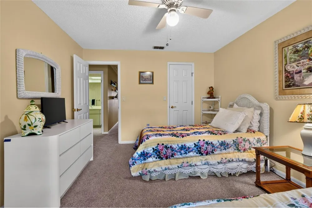 1221 E EDGEWOOD DRIVE Lakeland, FL 33803