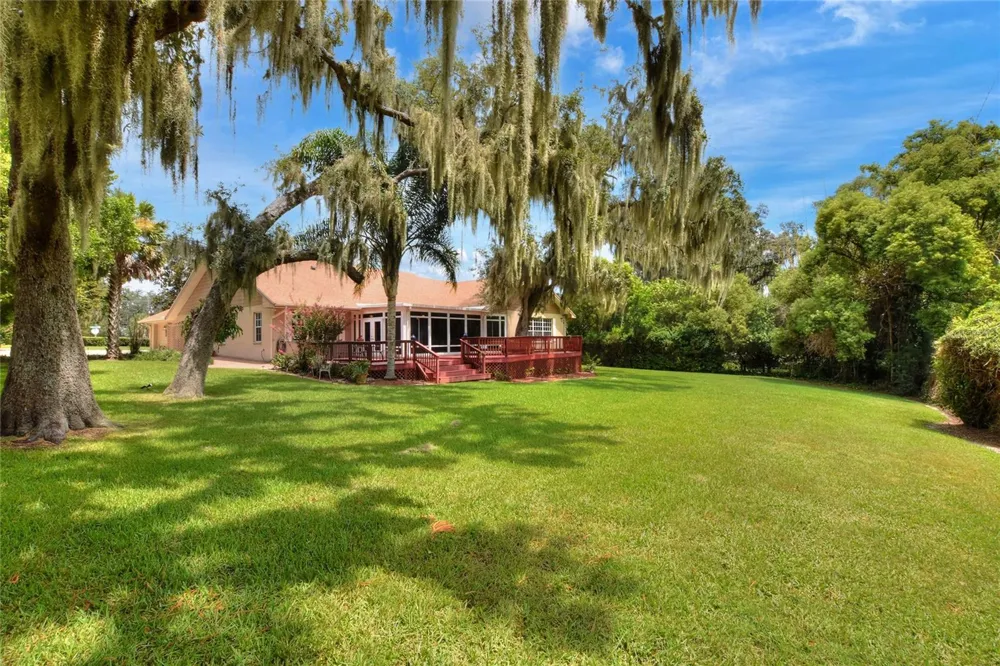 1221 E EDGEWOOD DRIVE Lakeland, FL 33803