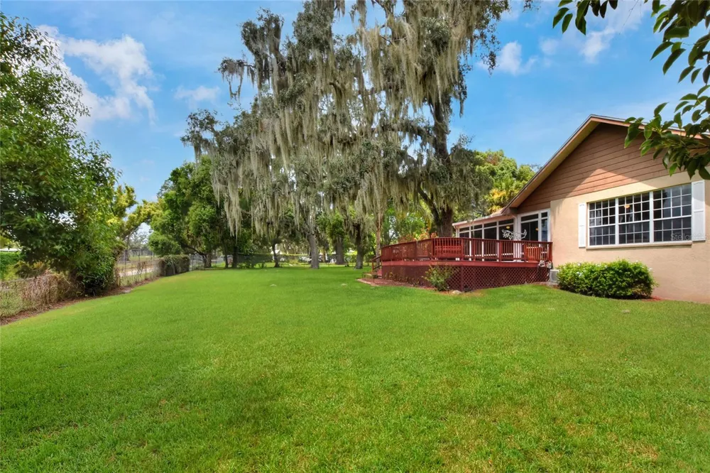 1221 E EDGEWOOD DRIVE Lakeland, FL 33803