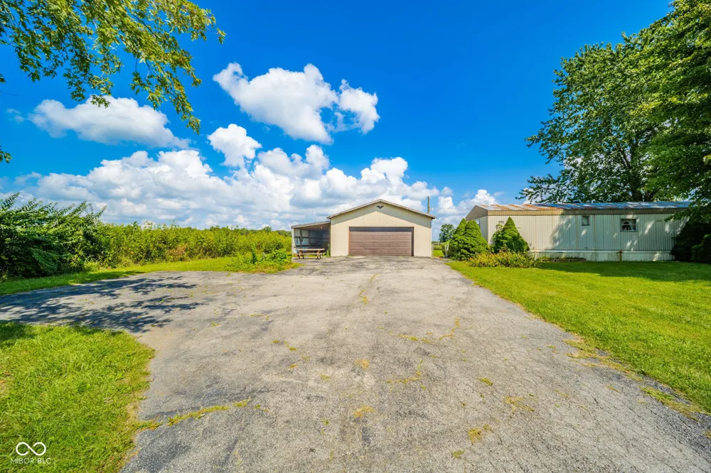 9990 W State Road 38 Markleville, IN 46056