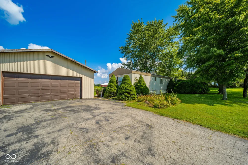 9990 W State Road 38 Markleville, IN 46056