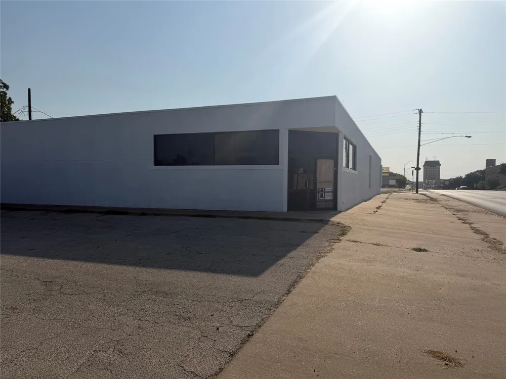 500 W Walker Street Breckenridge, TX 76424