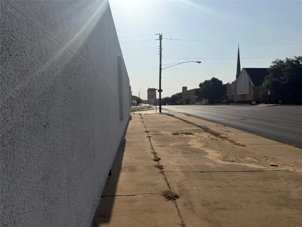 500 W Walker Street Breckenridge, TX 76424