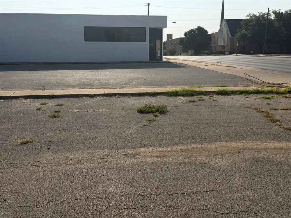 500 W Walker Street Breckenridge, TX 76424