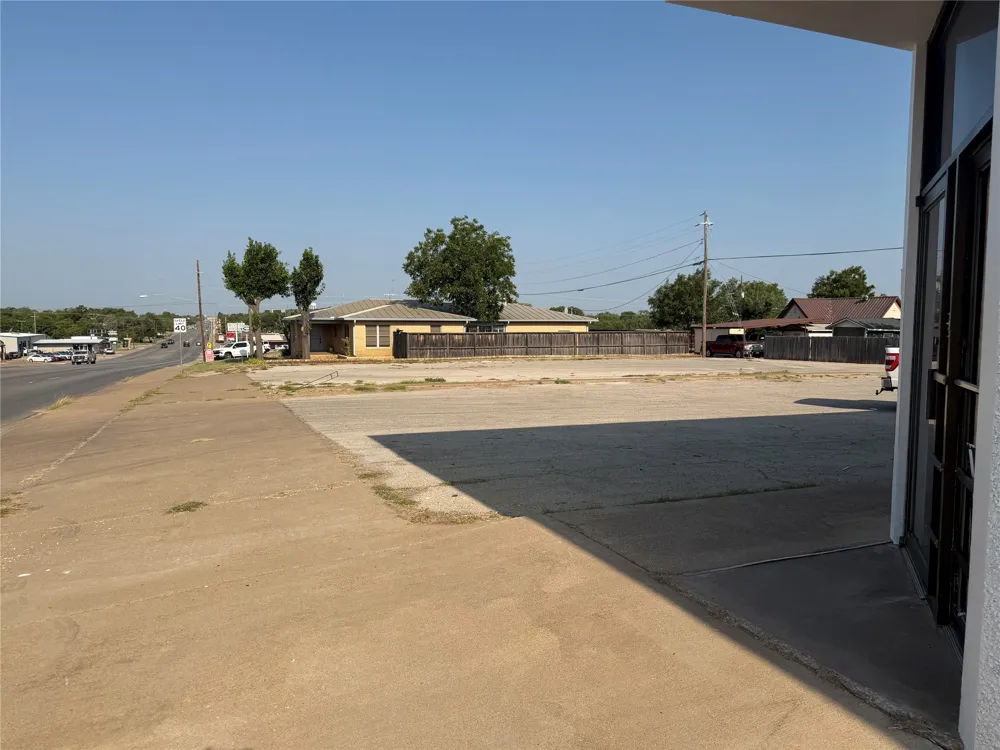 500 W Walker Street Breckenridge, TX 76424