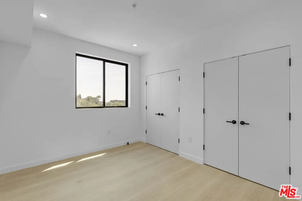 1825 New Hampshire Avenue #204 Los Angeles, CA 90027