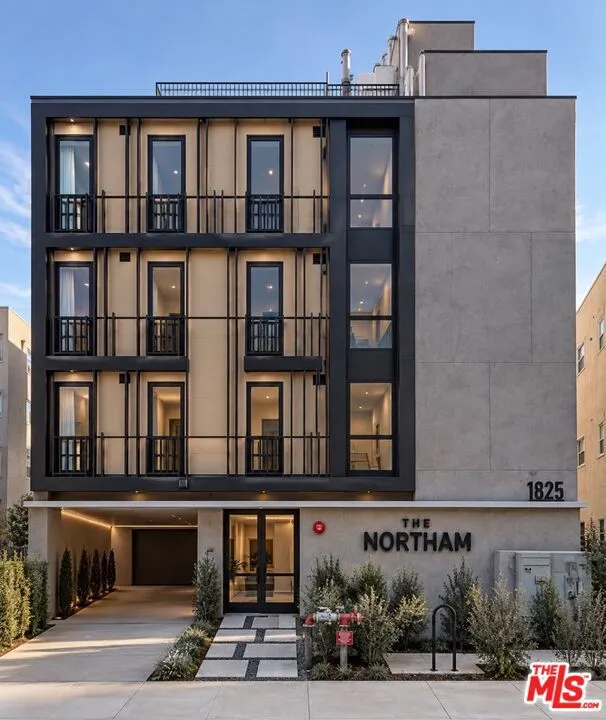 1825 New Hampshire Avenue #204 Los Angeles, CA 90027