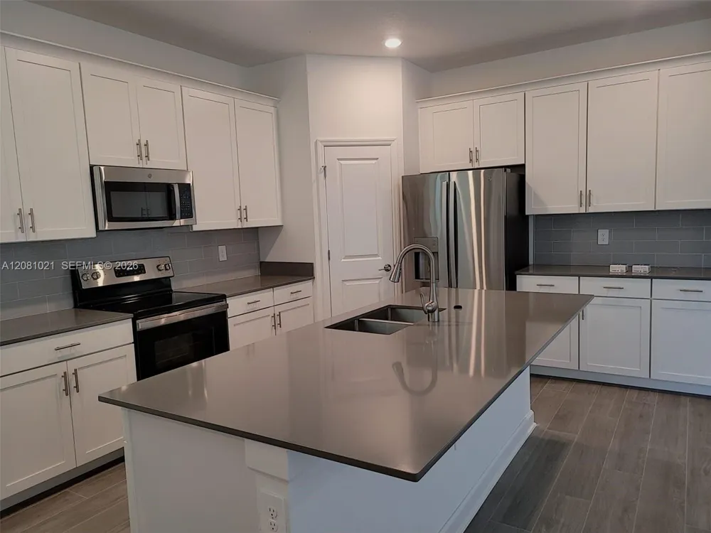 11926 Language Way Orlando, FL 32832