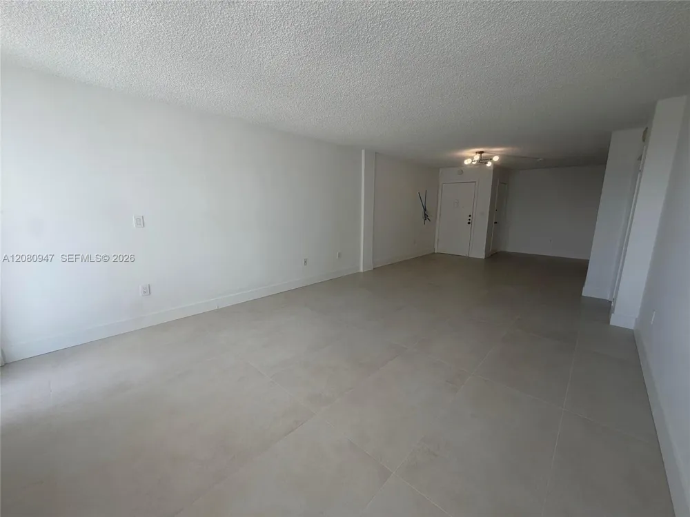 245 18th St #805 Miami Beach, FL 33139