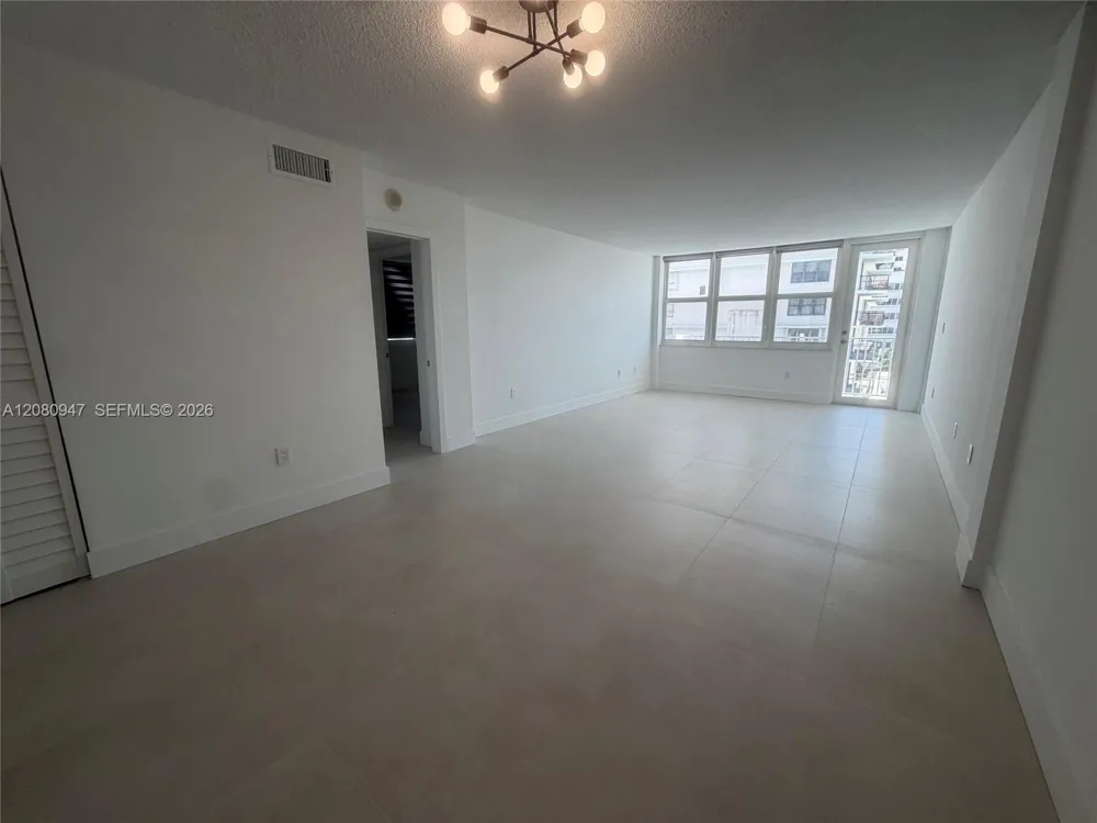 245 18th St #805 Miami Beach, FL 33139
