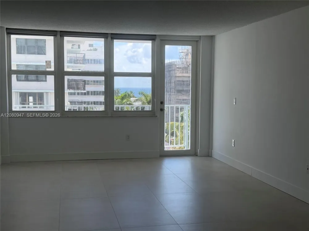 245 18th St #805 Miami Beach, FL 33139