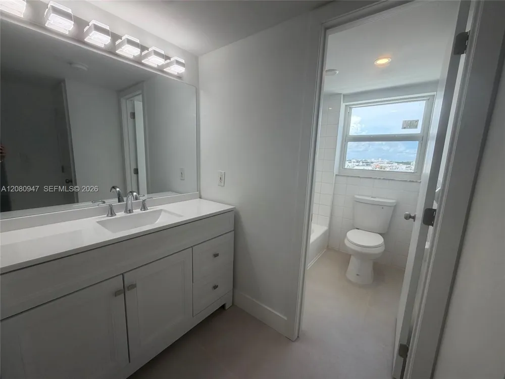 245 18th St #805 Miami Beach, FL 33139