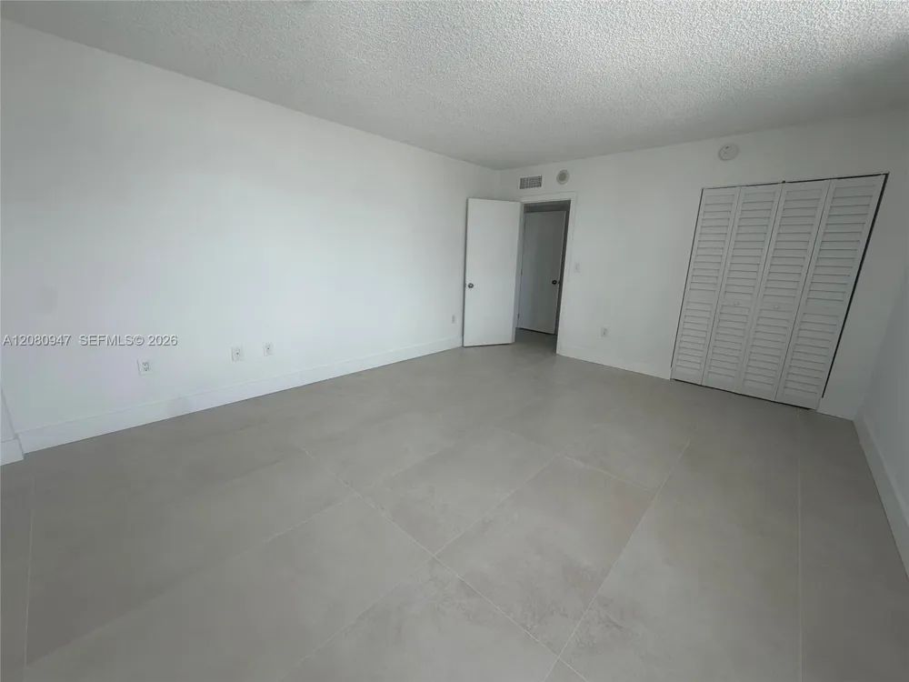245 18th St #805 Miami Beach, FL 33139