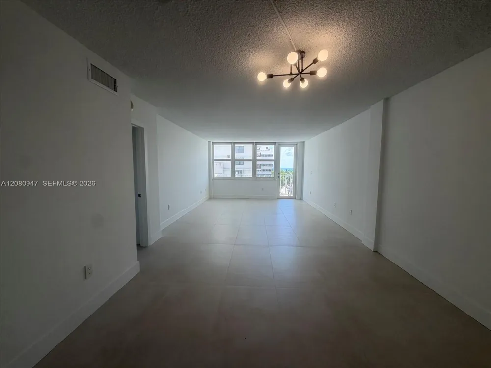 245 18th St #805 Miami Beach, FL 33139