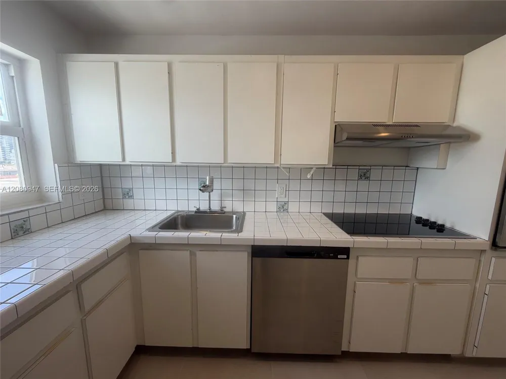 245 18th St #805 Miami Beach, FL 33139